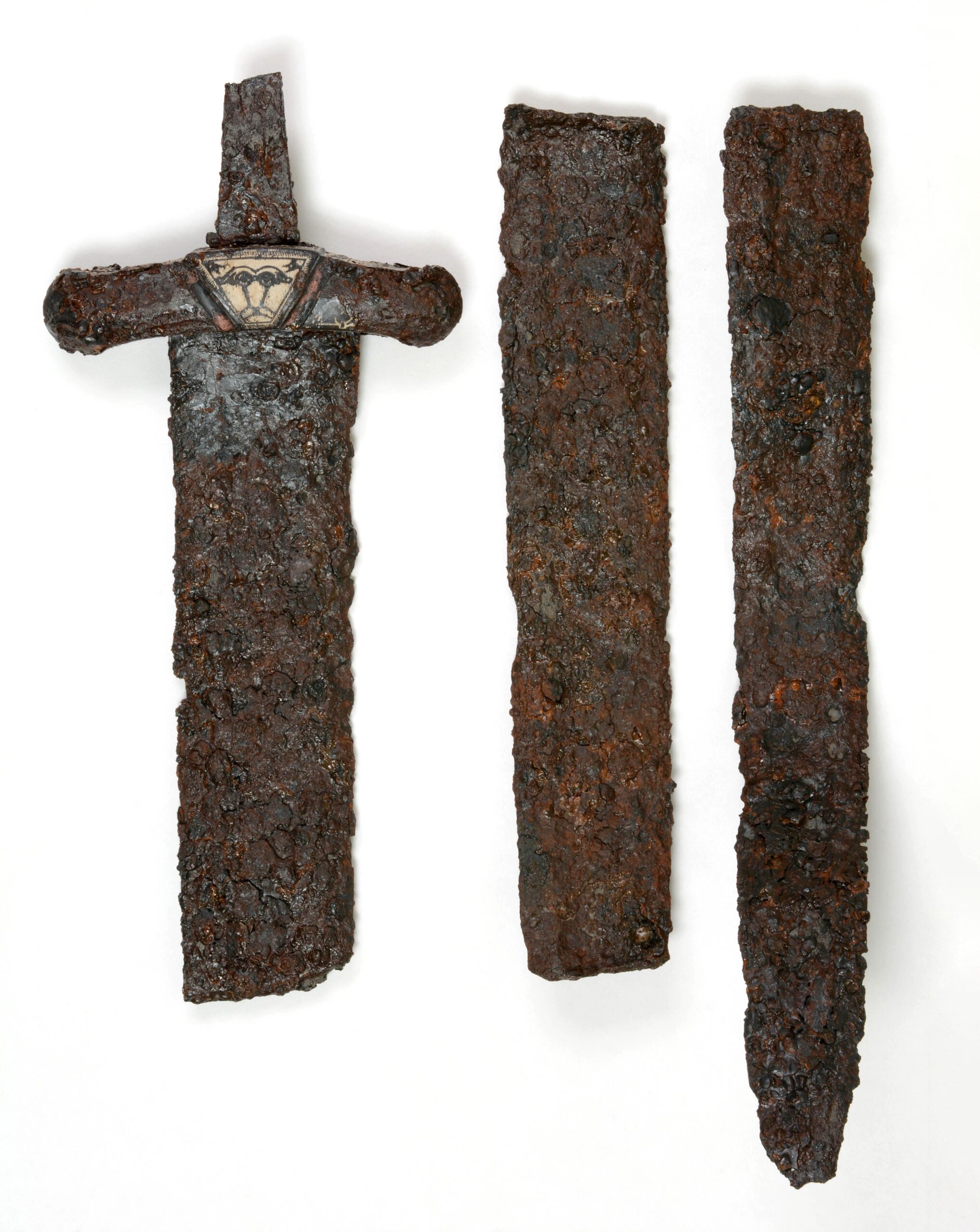 Sword. Århus, Fyresdal, Vestfold og Telemark, Norway. Kulturhistorisk Museum, C39278. Photo: Vegard Vike, Kulturhistorisk Museum (CC BY-SA).