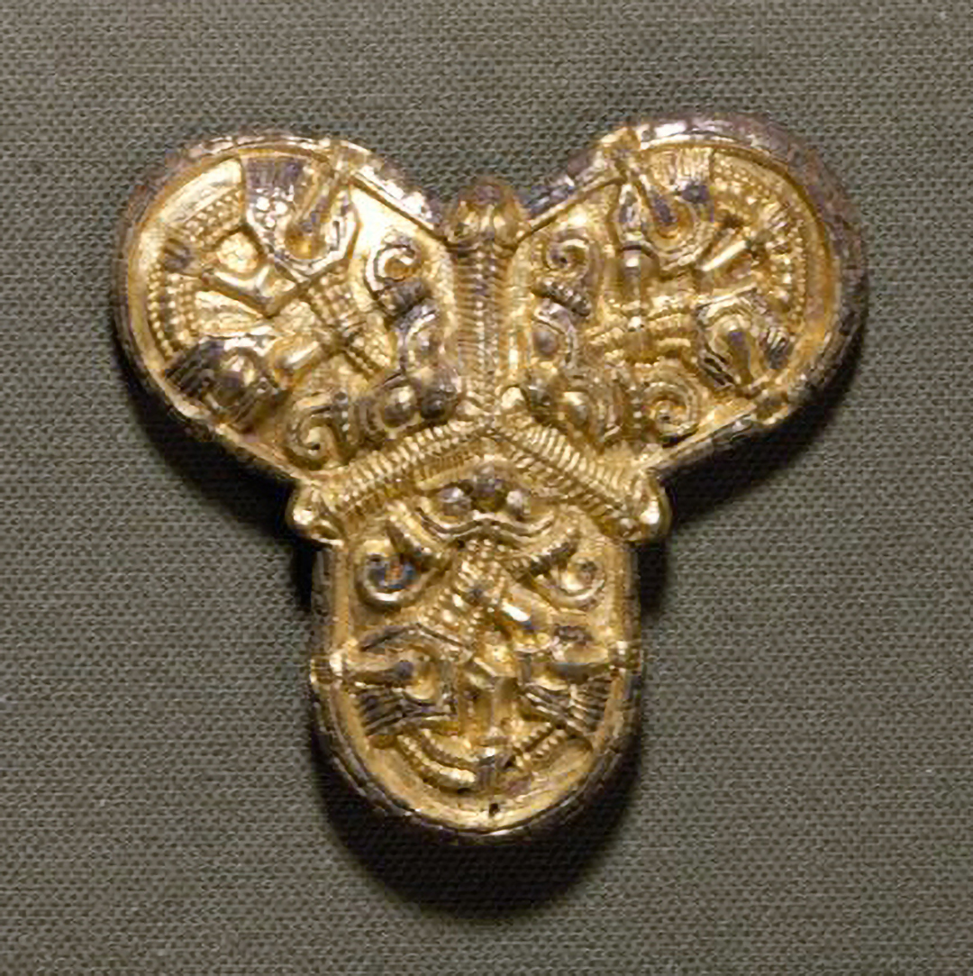 Trefoil Brooch. Ladby, Fyn, Denmark. Nationalmuseet, København, C23037. Photo: Lennart Larsen (CC BY-SA).