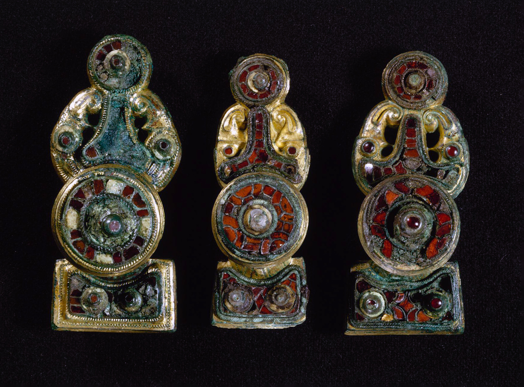 Brooches. Nørre Sandegård, Bornholm, Denmark. Nationalmuseet, København, C31044; C31043; C31042. Photo: Lennart Larsen (CC BY-SA).