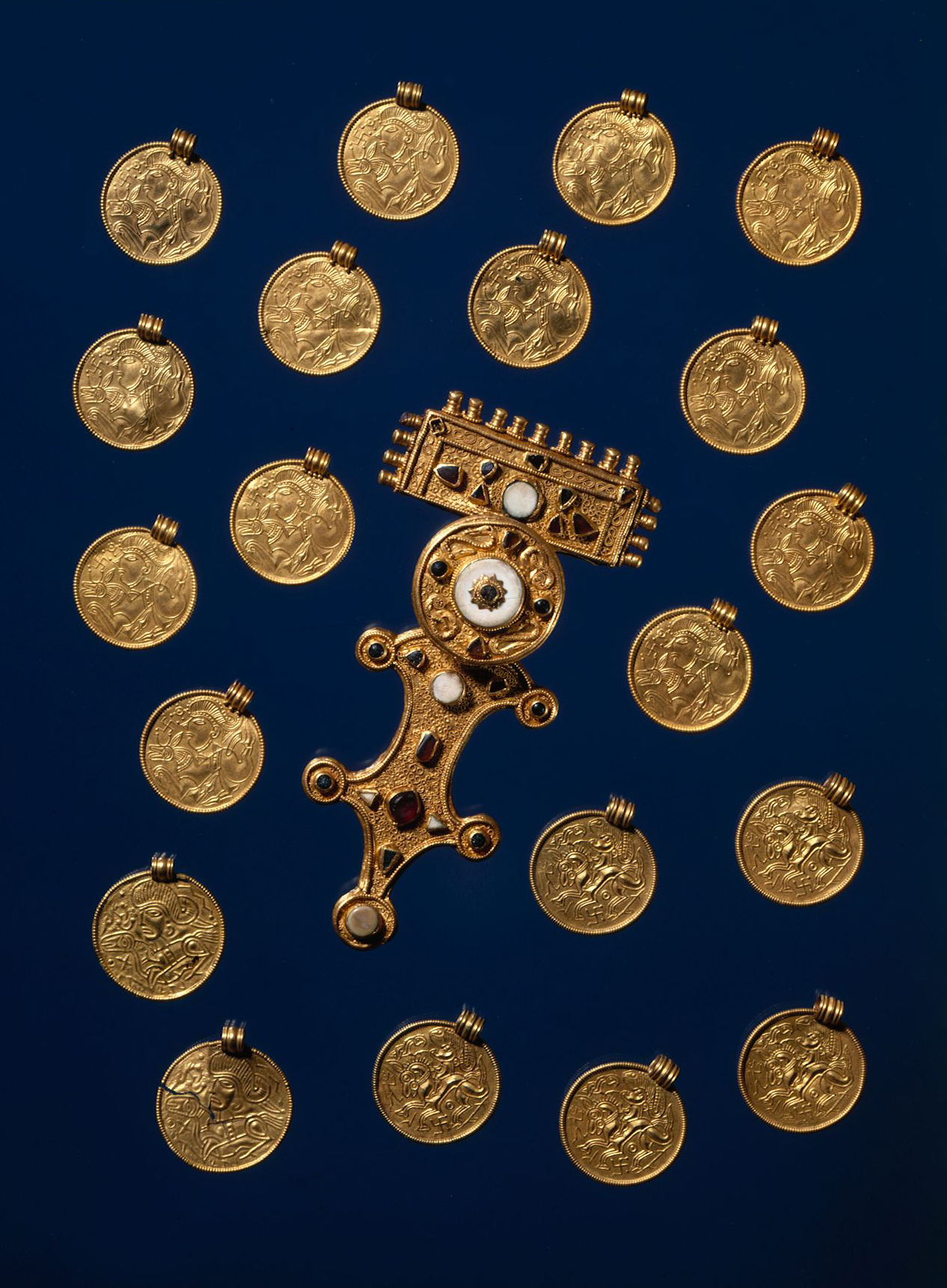 Hoard. Kitnæs, Sjælland, Denmark. Nationalmuseet, København, 18/66; 2-3/65; 1-17/66; 2/67. Photo: Lennart Larsen (CC BY-SA).